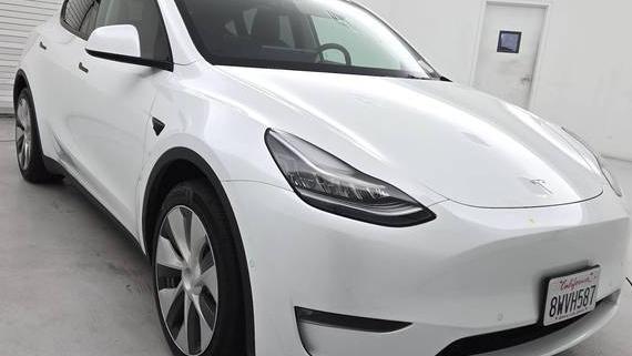 TESLA MODEL Y 2021 5YJYGAEE7MF206982 image